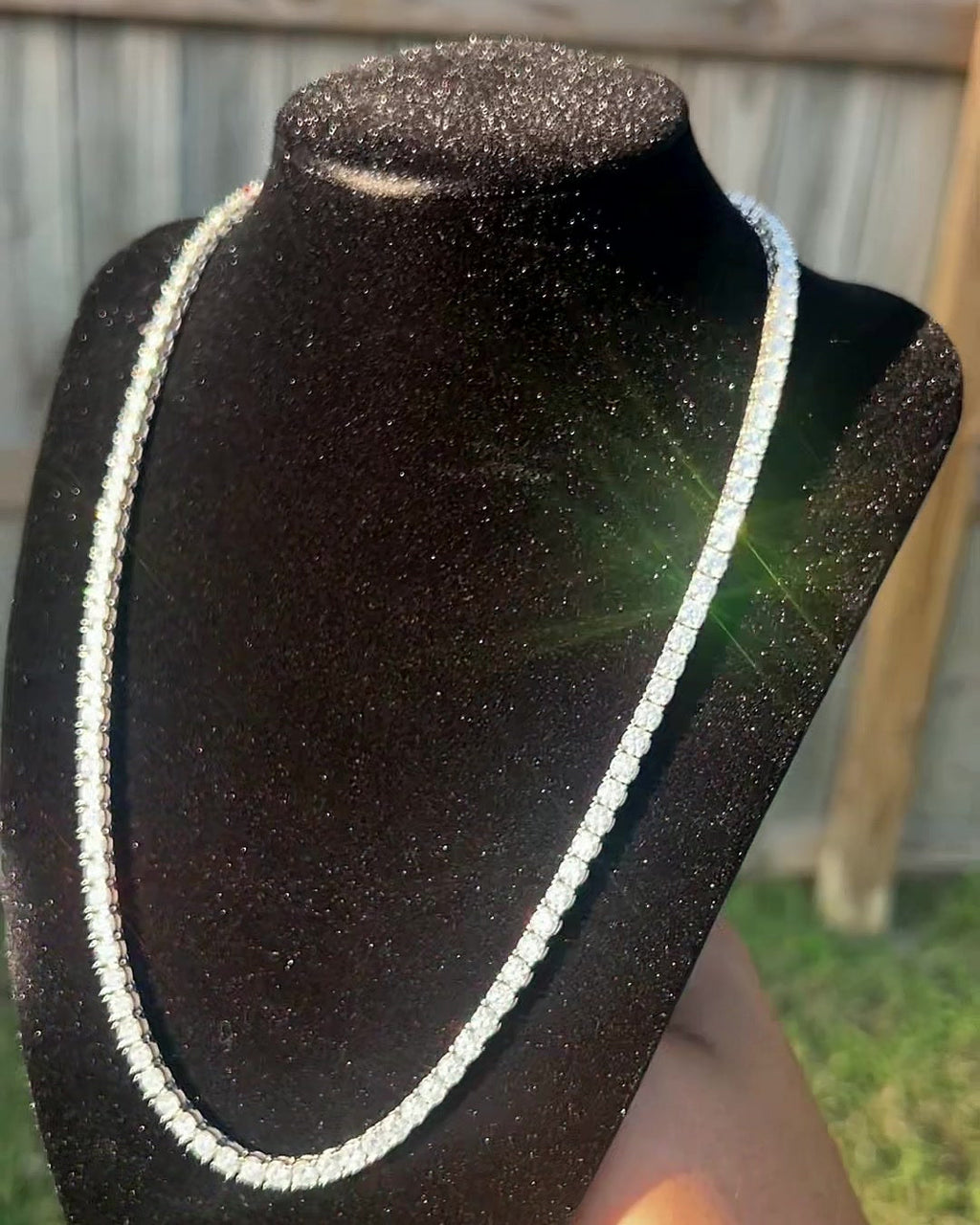 Close-up of 4mm moissanite tennis chain
